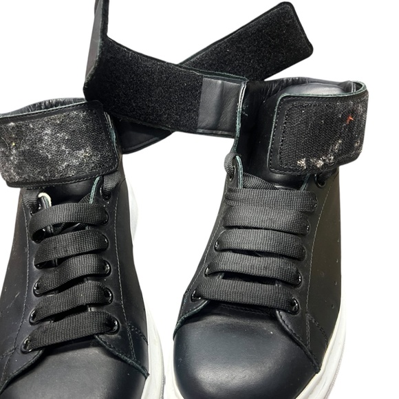 Alexander McQueen main image 6